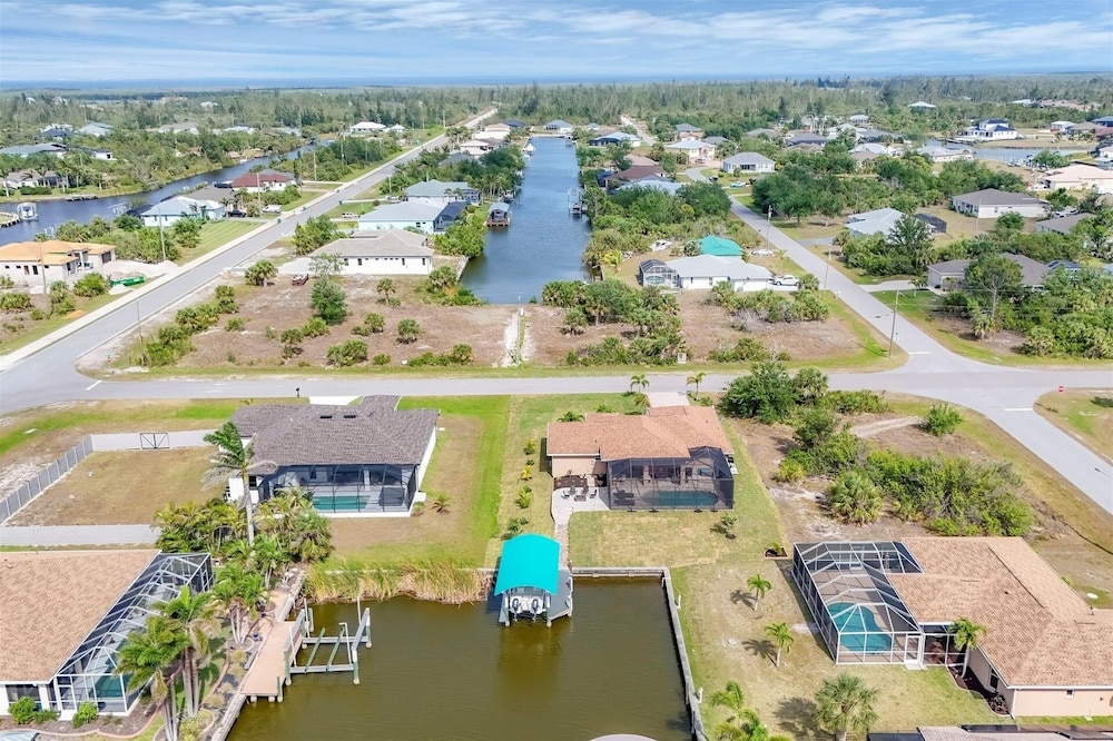 South Gulf Cove 3 Bedroom Canal Pool Home 3 Home
