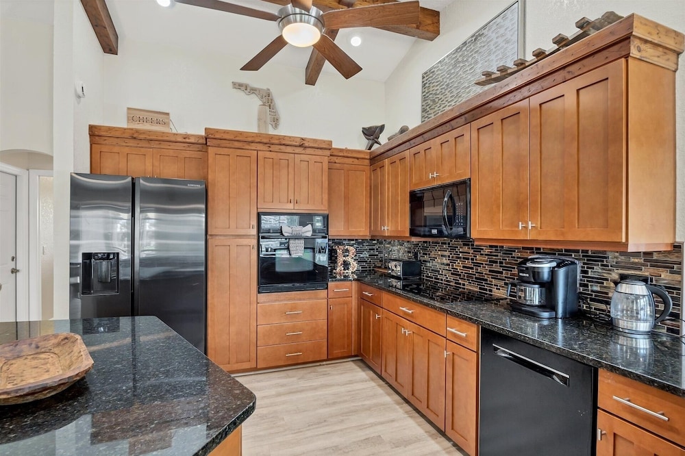 Punta Gorda 3-Bedroom Canalfront Vacation Home with Dock 3 Home