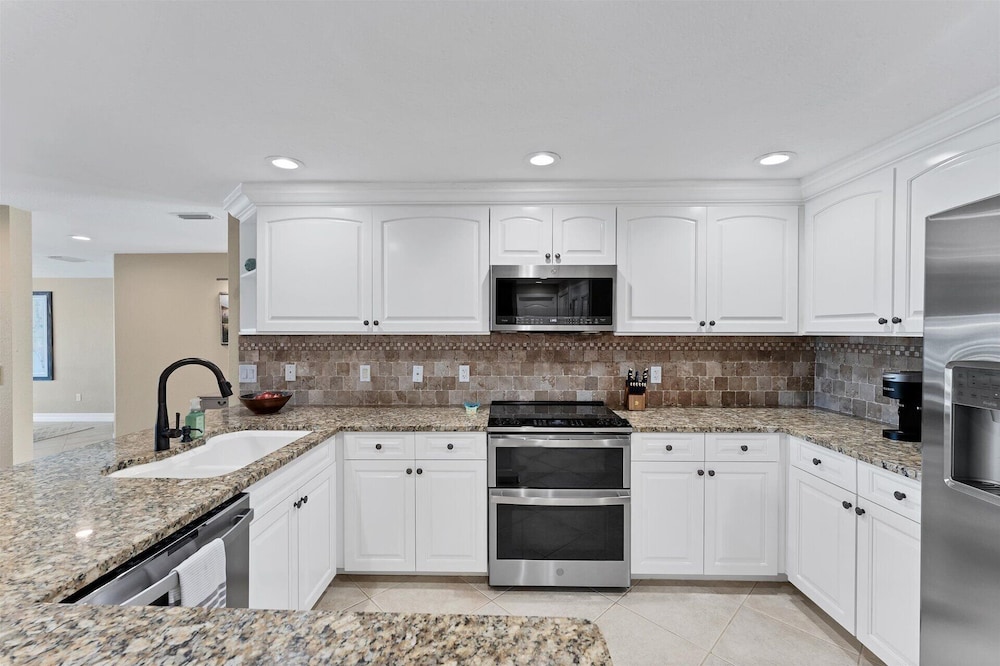 803 Napoli Lane