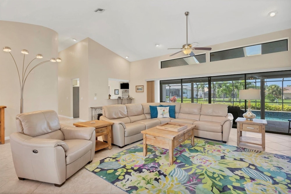Punta Gorda Isles 3 Bedroom Private Pool+Spa Home on Canal 3 Home