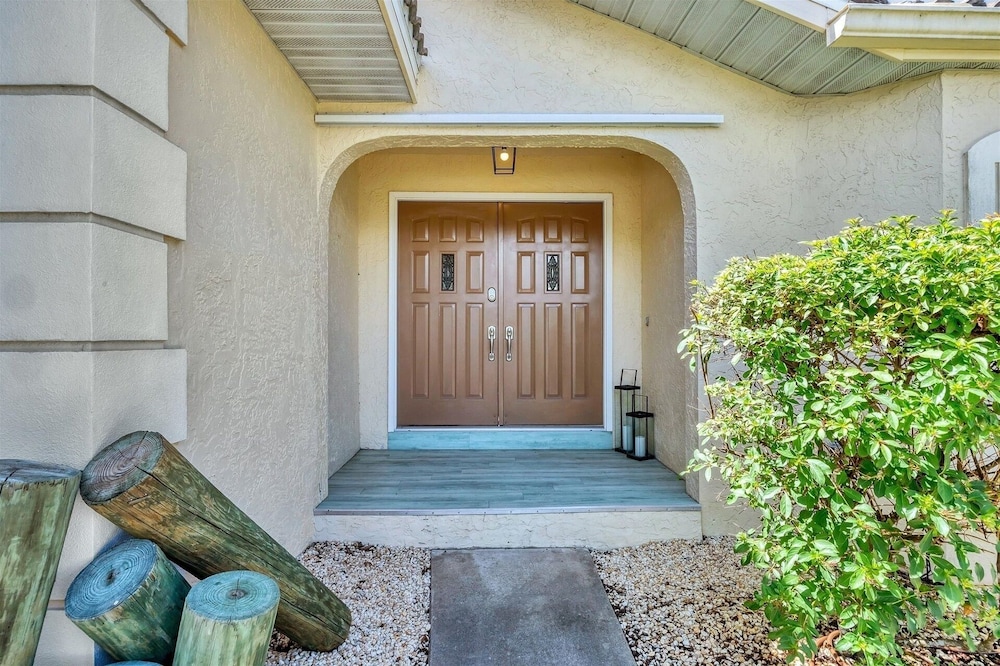 Punta Gorda 3-Bedroom Canalfront Vacation Home with Dock 3 Home