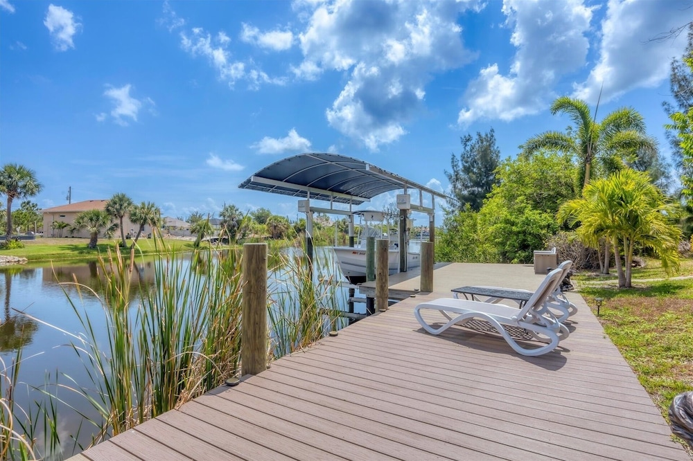South Gulf Cove Private Vacation Home With Pool And Hot Tub - Only 15 Minutes To Swfl Beaches! 4 Bedroom Home