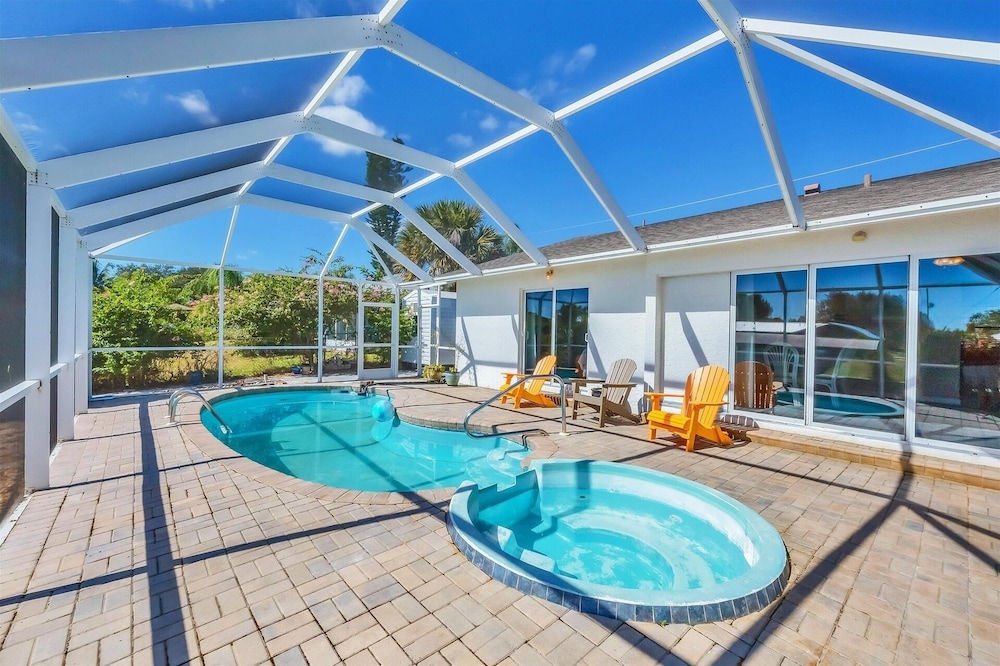 Harbor Heights Private Pool Vacation Home On Canal With Bbq And Dock 2 Bedroom Home