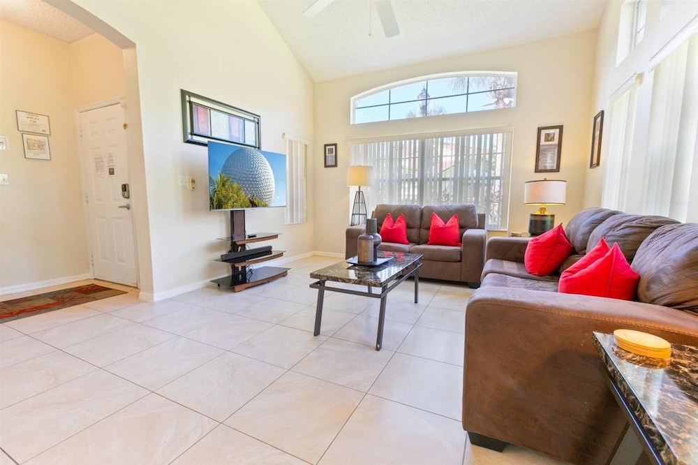 Emerald Island Resort 4 Bedroom Townhome Close to Disney! 4 Townhouse