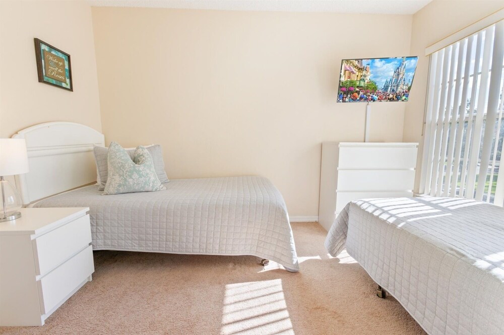 Emerald Island Resort 4 Bedroom Townhome Close to Disney! 4 Townhouse