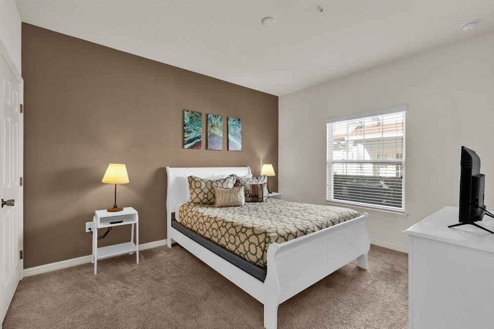 West Lucaya Village 4 Bedroom Townhome 4 Townhouse