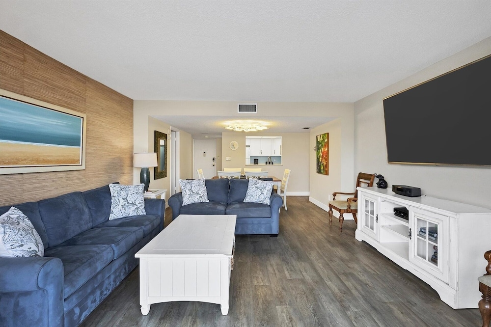 Anchorage Resort 2 Bedroom Condo 2nd Floor, Community Pool 2 Condo