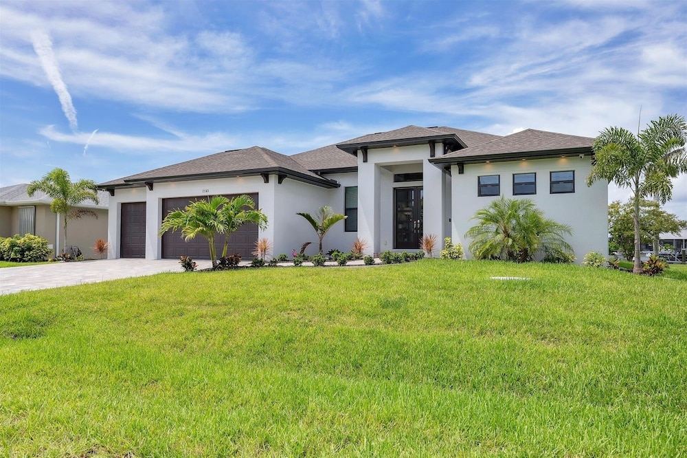 Port Charlotte Private Pool And Dock Vacation Home - Canal Access To Charlotte Harbor! 3 Bedroom Home
