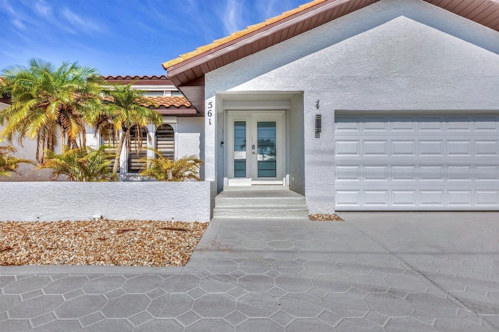 Punta Gorda Isles 3-Bedroom Canal-front Pool Home with Dock 3 Home