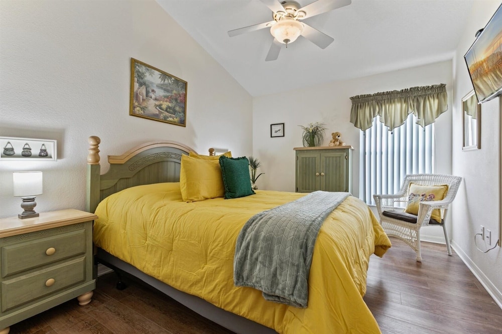 4 Bedroom Private Pool+Spa Home 8 Miles to Disney 4 Home
