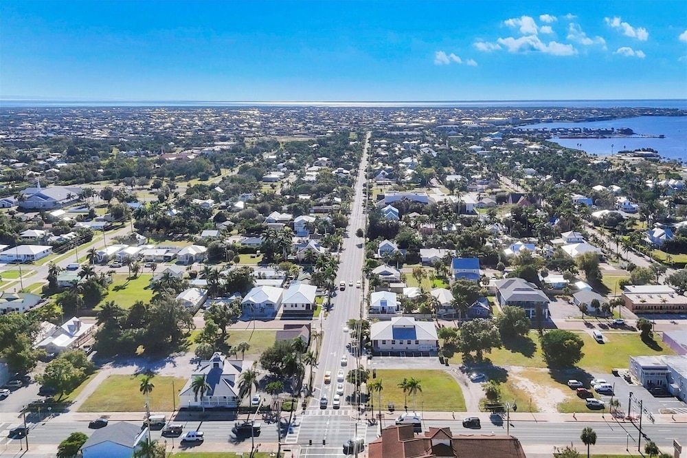 Punta Gorda Isles 2 Bedroom Private Home 2 Home