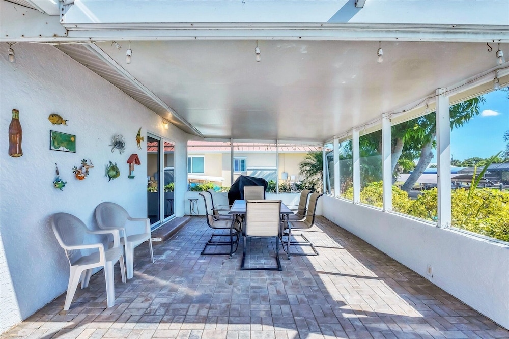 Harbor Heights Private Pool Vacation Home On Canal With Bbq And Dock 2 Bedroom Home