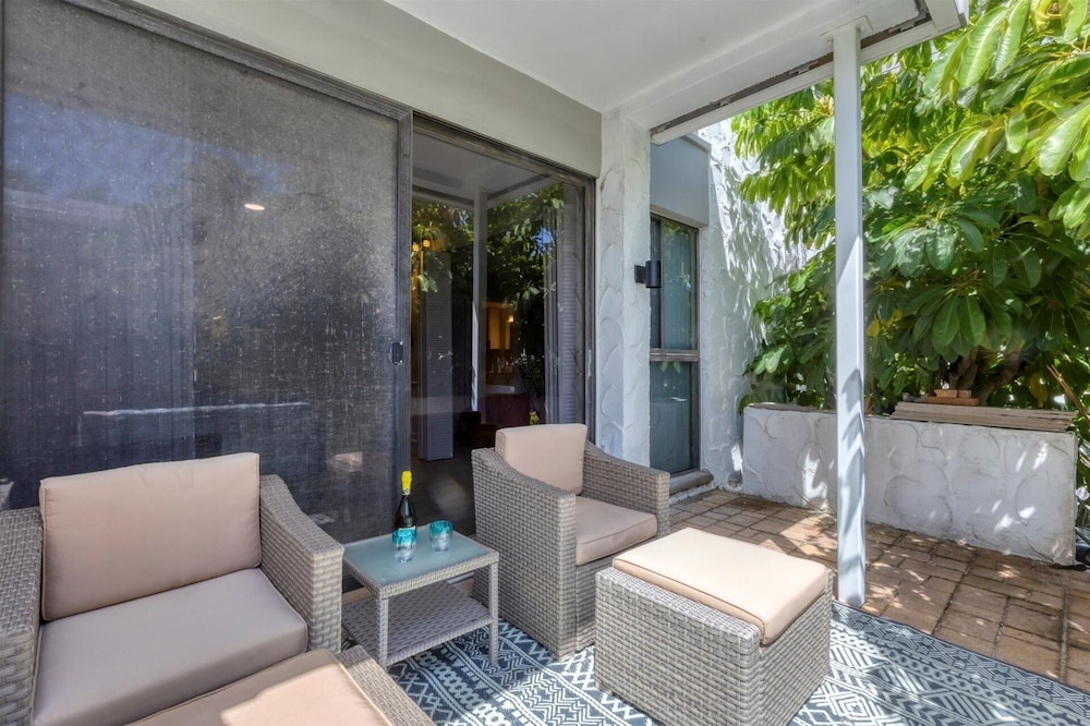Venice Beach 2 Bedroom Condo with Beach Access+Community Pool 2 Condo