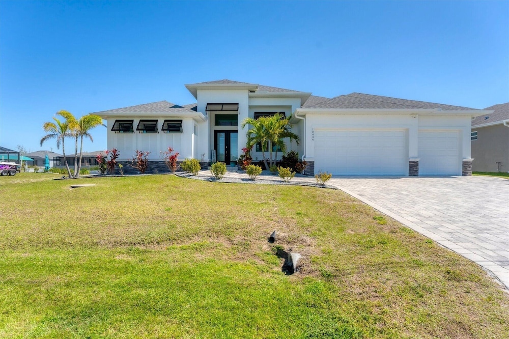 South Gulf Cove 3 Bedroom Pool + Spa on Canal Private Home 3 Home