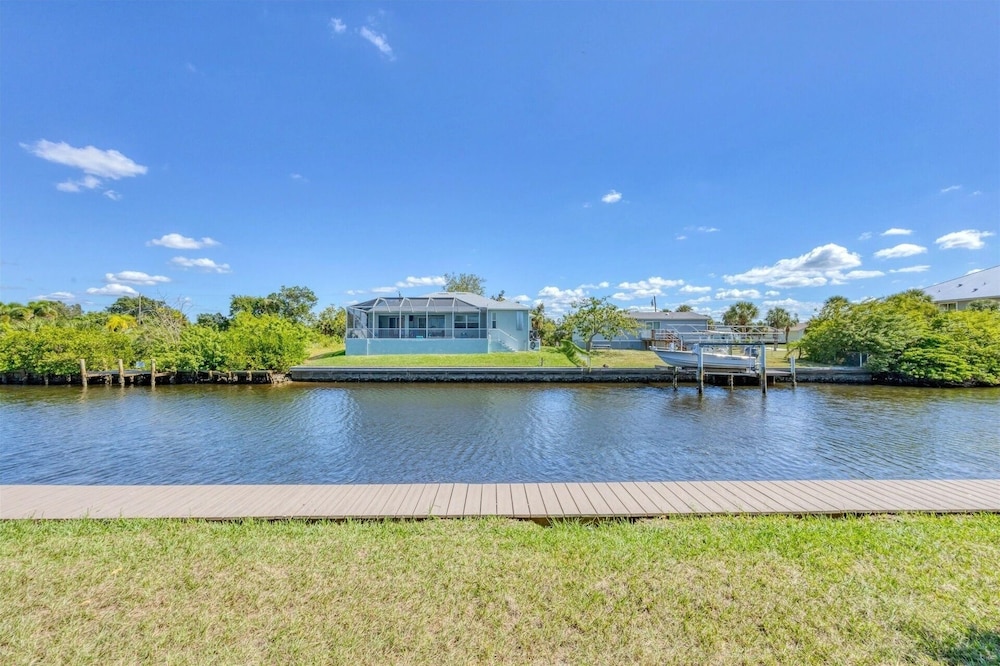 Punta Gorda 4-Bedroom Private Pool Home on Canal 4 Home