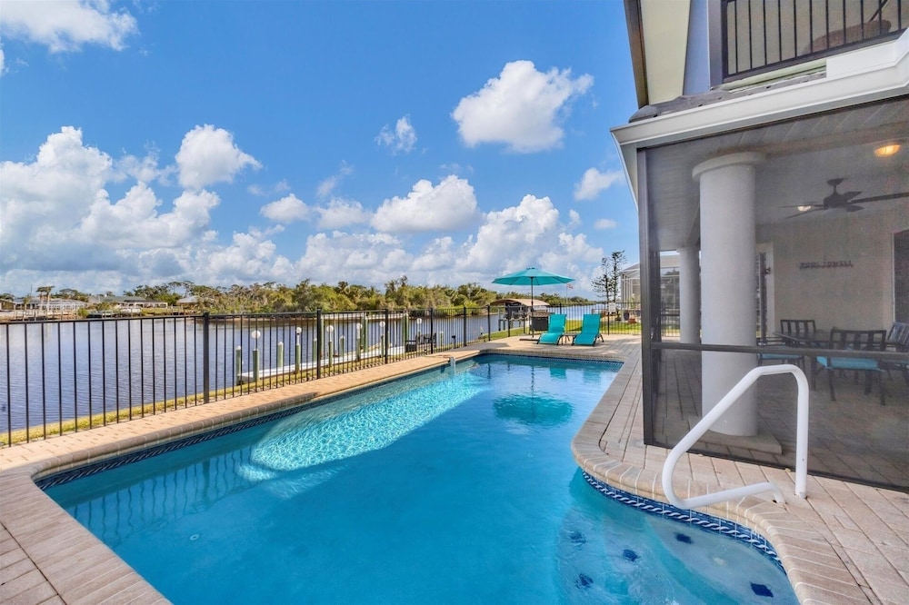 Port Charlotte 4 Bedroom Pool Vacation Home on Canal 4 Home