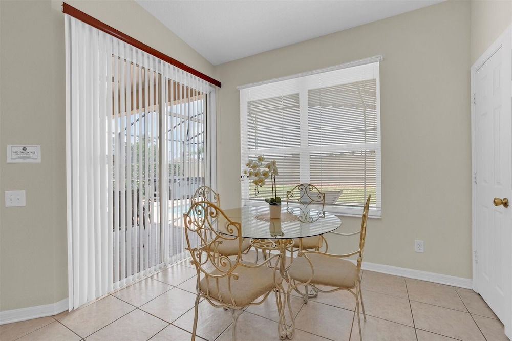 Windsor Palms Resort 4 Bedroom Pool+Spa Home 4 Home