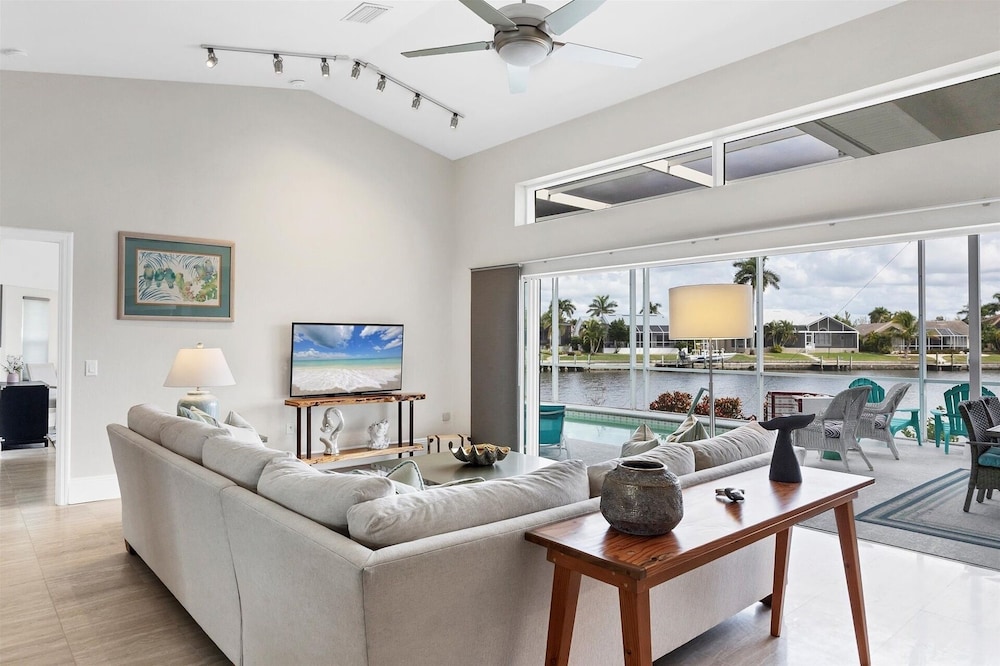 Punta Gorda Isles Private Pool Vacation Home - Waterfront Canal Views 4 Bedroom Home
