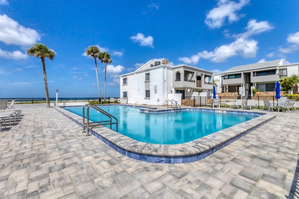 Venice Beach 2 Bedroom Condo with Beach Access+Community Pool 2 Condo