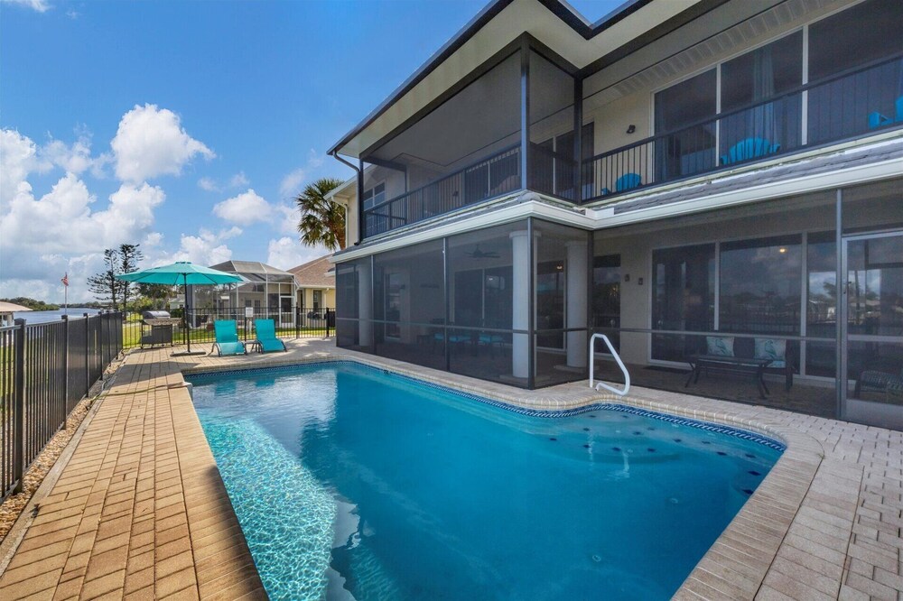 2674 Lake View Blvd