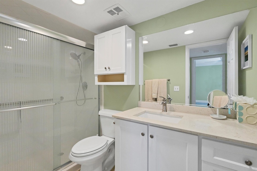 Venice Beach 2 Bedroom Condo with Beach Access+Community Pool 2 Condo