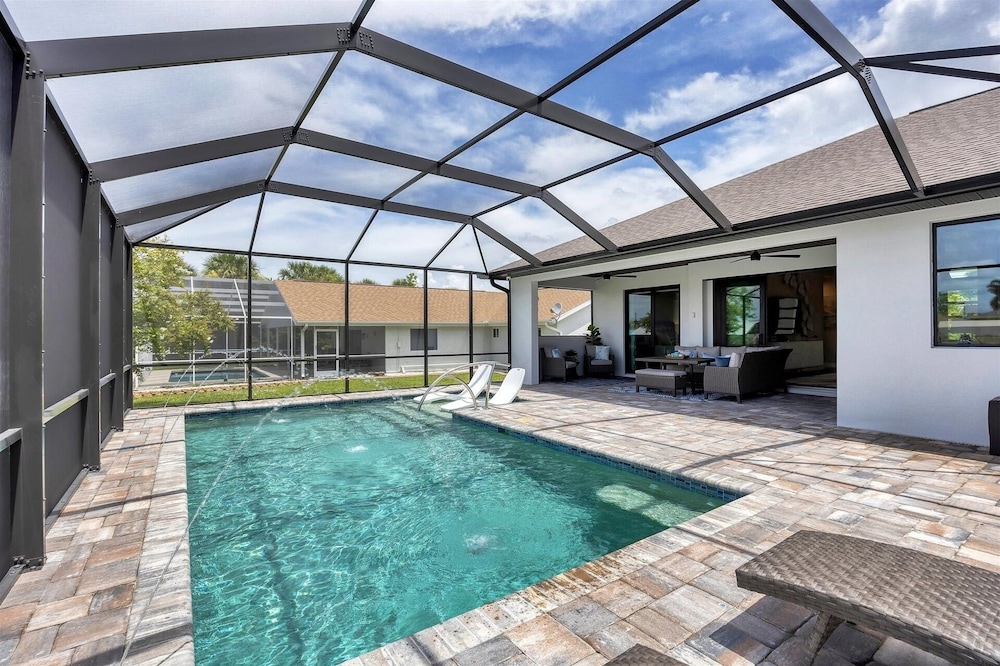 Port Charlotte Private Pool And Dock Vacation Home - Canal Access To Charlotte Harbor! 3 Bedroom Home
