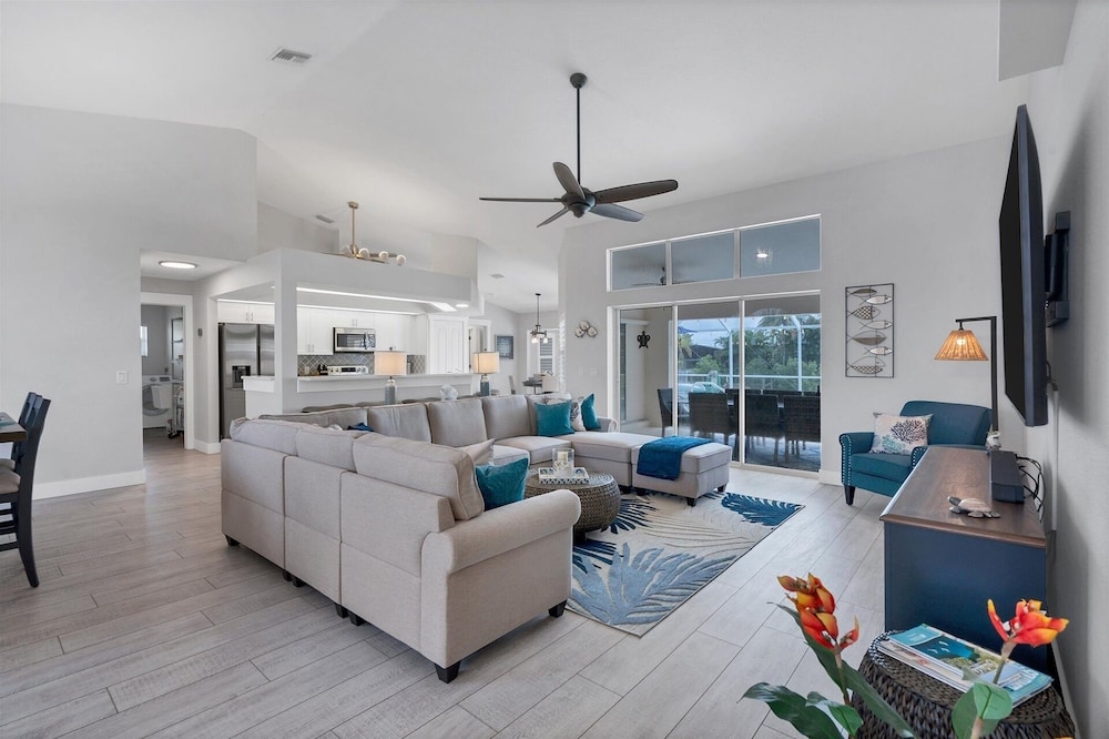Punta Gorda 3-Bedroom Canalfront Pool Vacation Home with Dock 3 Home
