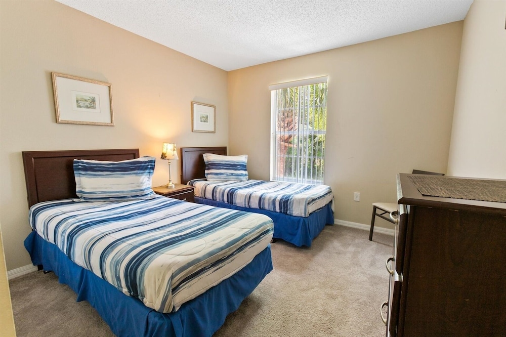 Emerald Island Resort 3 Bedroom Townhome Close to Disney! 3 Townhouse