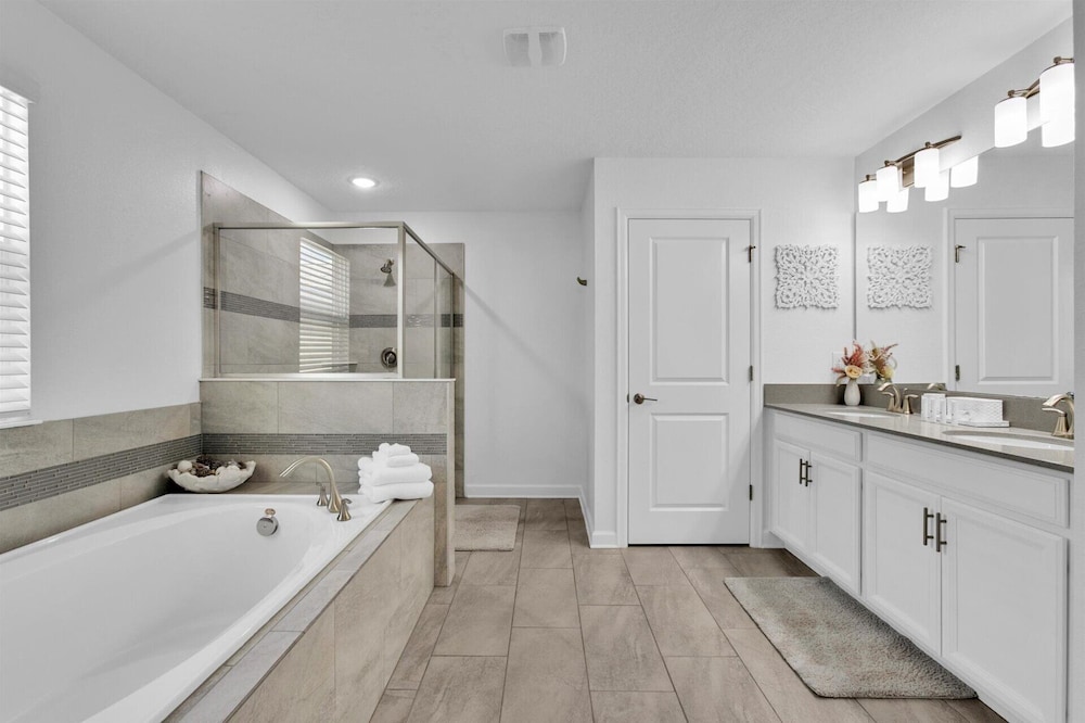 Championsgate Resort 6 Bedroom Private Pool Home 6 Home