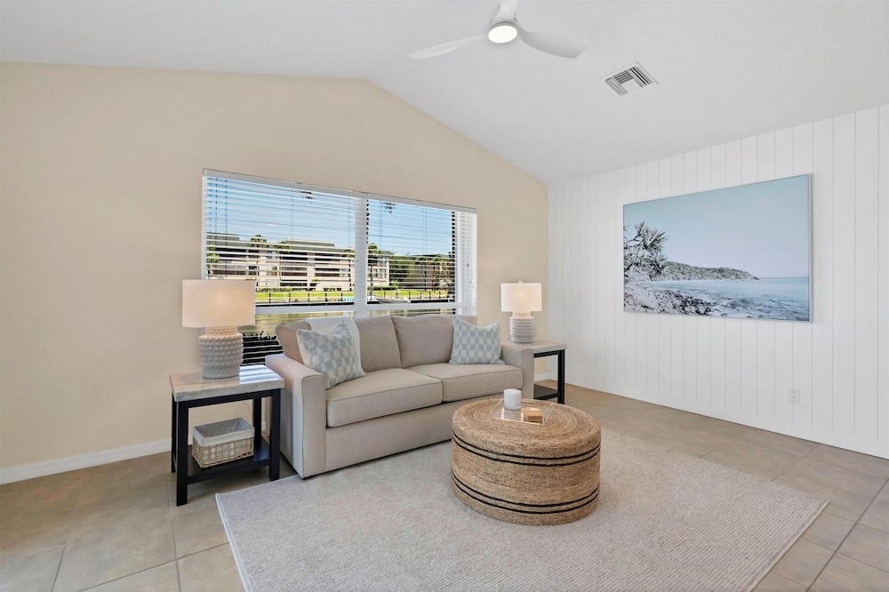 Punta Gorda Isles 3 Bedroom Pool+Hot Tub Home 2 Home