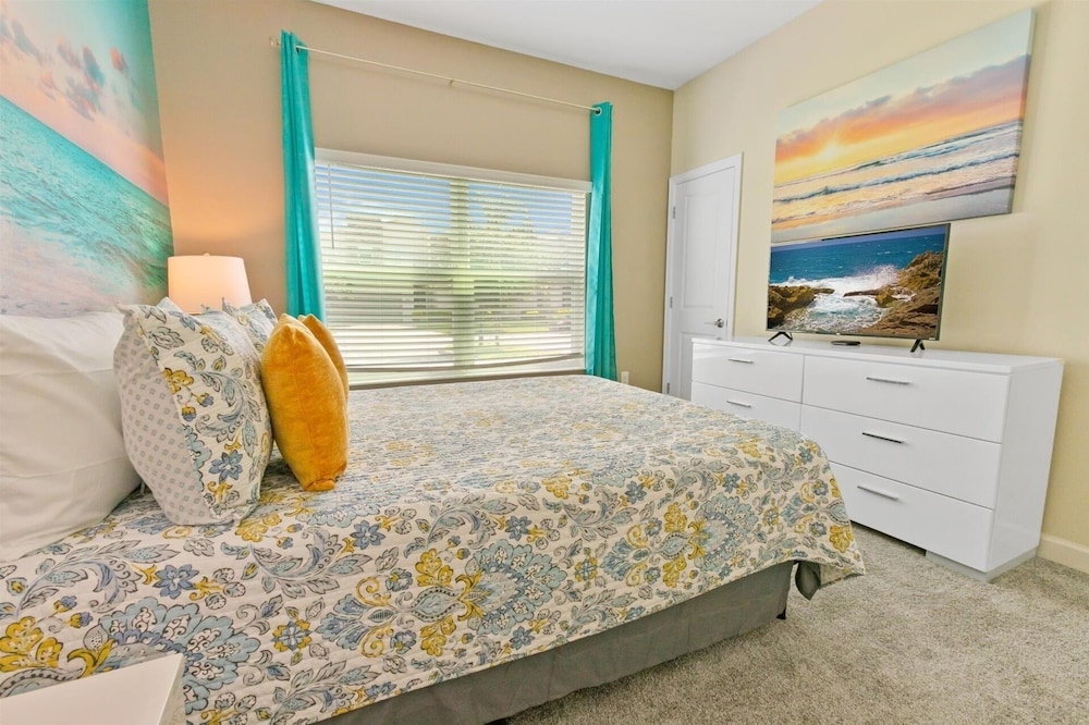 Championsgate Resort 4 Bedroom Townhome with Pool 4 Townhouse