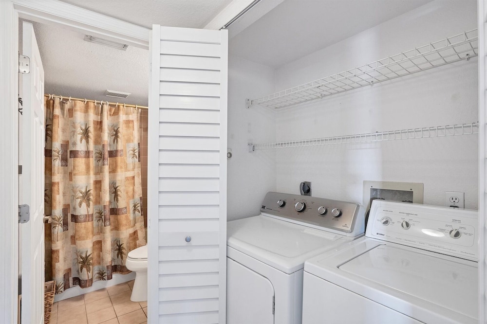 Punta Gorda 2-Bedroom Canalfront Condo with Dock and Pool 2 Condo