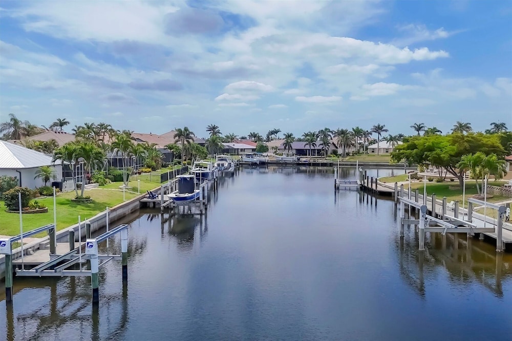 Punta Gorda 3-Bedroom Canalfront Vacation Home with Pool 3 Home