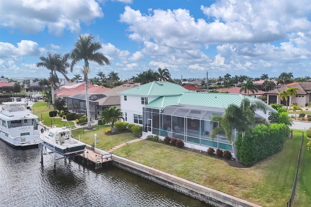Punta Gorda Isles Private Pool Vacation Home - Waterfront Canal Views 4 Bedroom Home