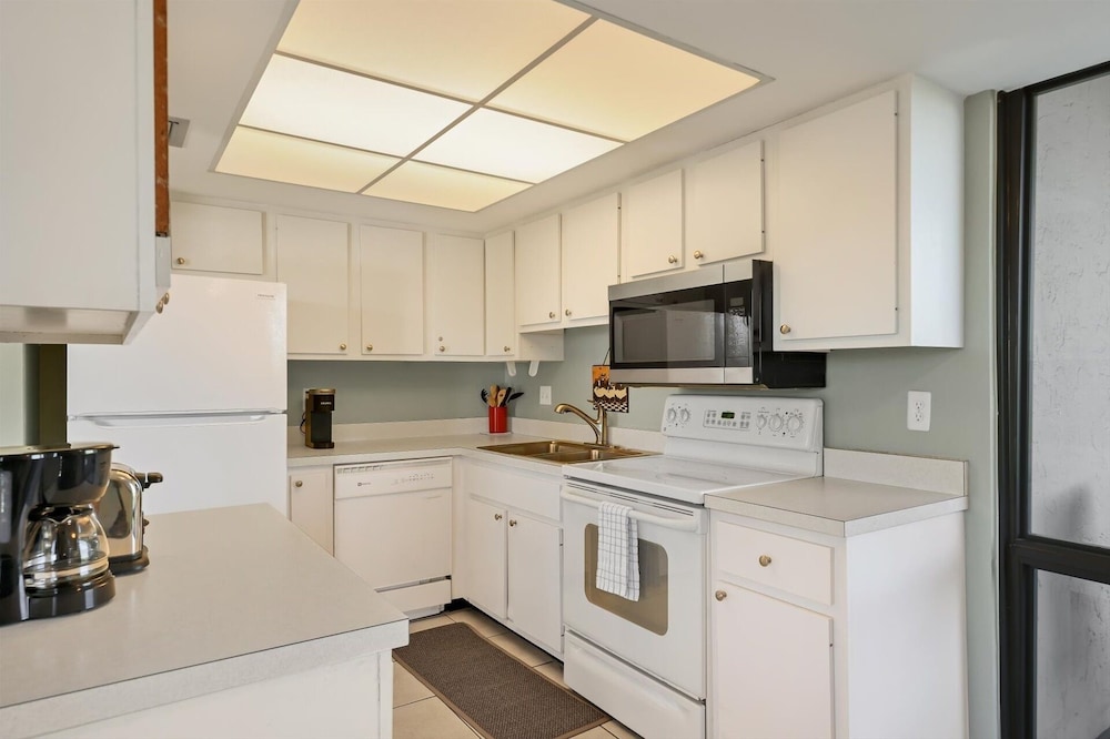 Anchorage Resort 2 bedroom, 4th Floor Condo Southern View Siesta Key 2 Condo