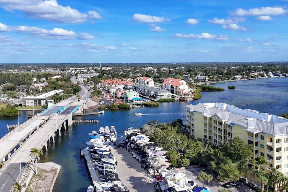 Anchorage Resort 2 bedroom, 4th Floor Condo Southern View Siesta Key 2 Condo