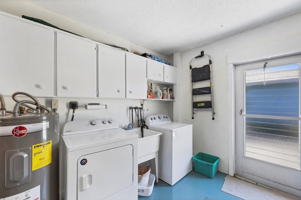 Harbor Heights Private Pool Vacation Home On Canal With Bbq And Dock 2 Bedroom Home