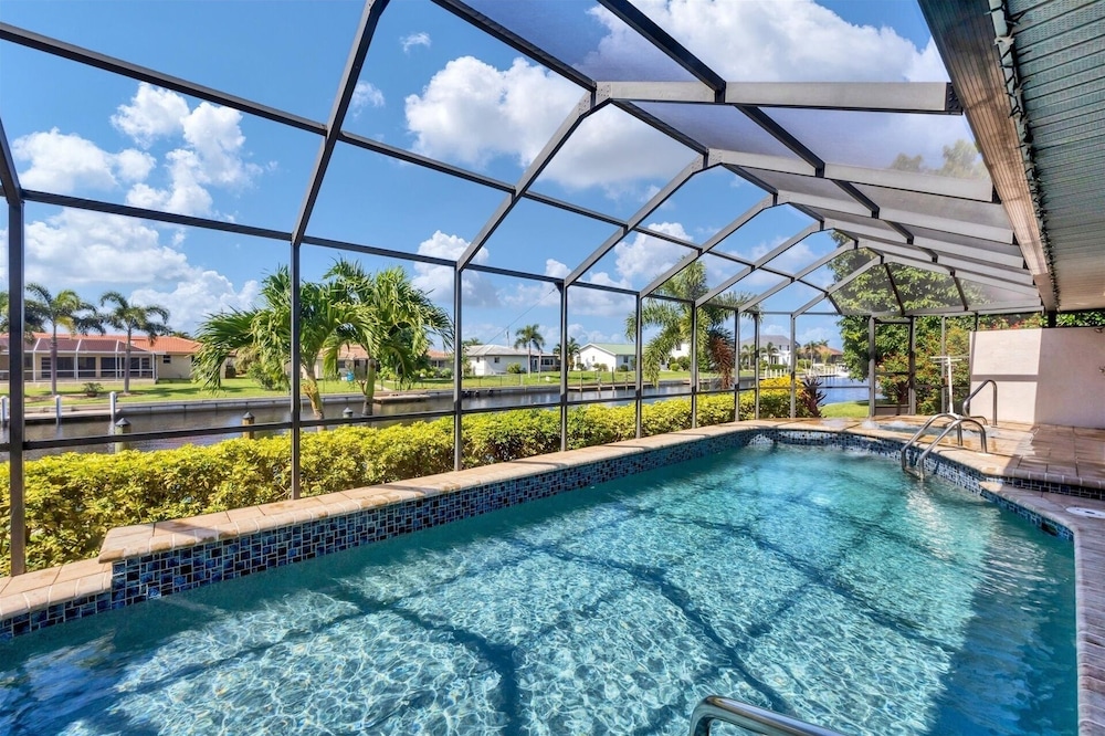 Punta Gorda Isles 3 Bedroom Private Pool+Spa Home on Canal 3 Home