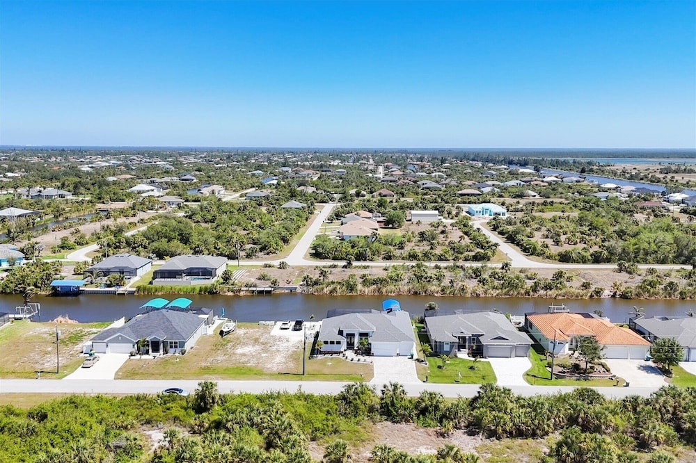 South Gulf Cove 3 Bedroom Pool + Spa on Canal Private Home 3 Home