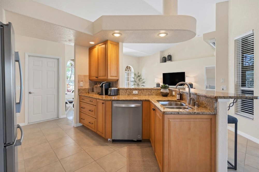 Punta Gorda Isles 3 Bedroom Pool+Hot Tub Home 2 Home