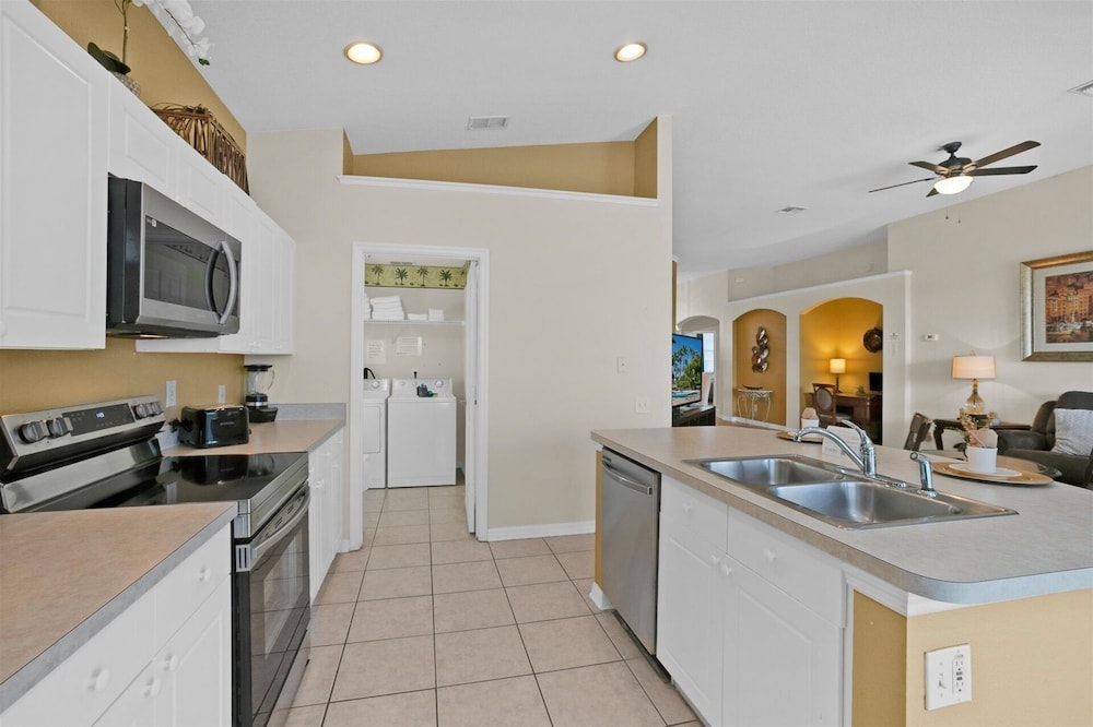 Windsor Palms Resort 4 Bedroom Pool+Spa Home 4 Home