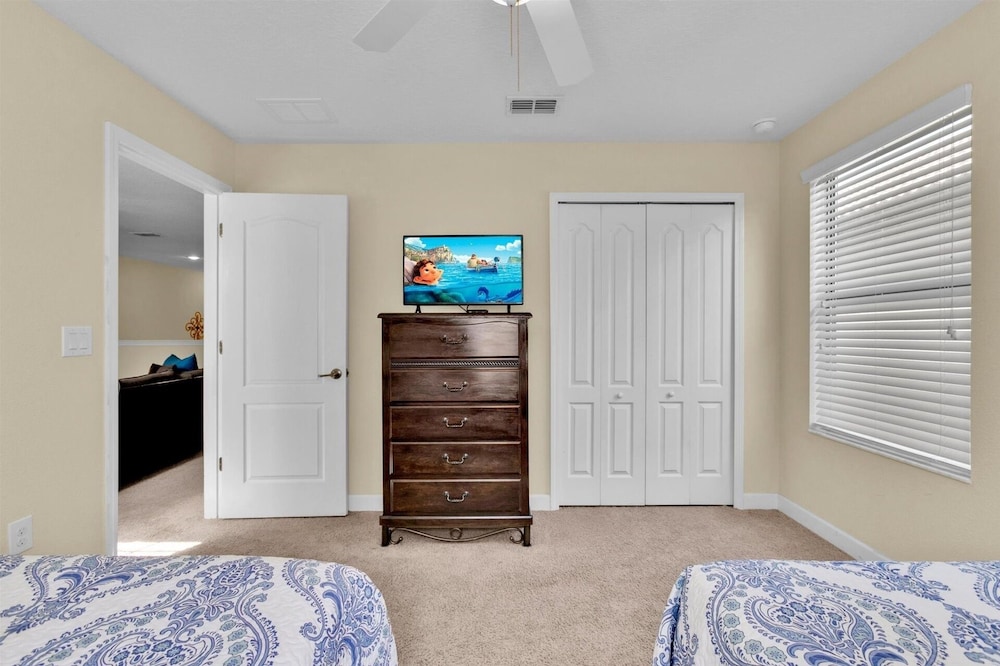 Championsgate Resort 8 Bedroom Pool Home w Theater Room 8 Home