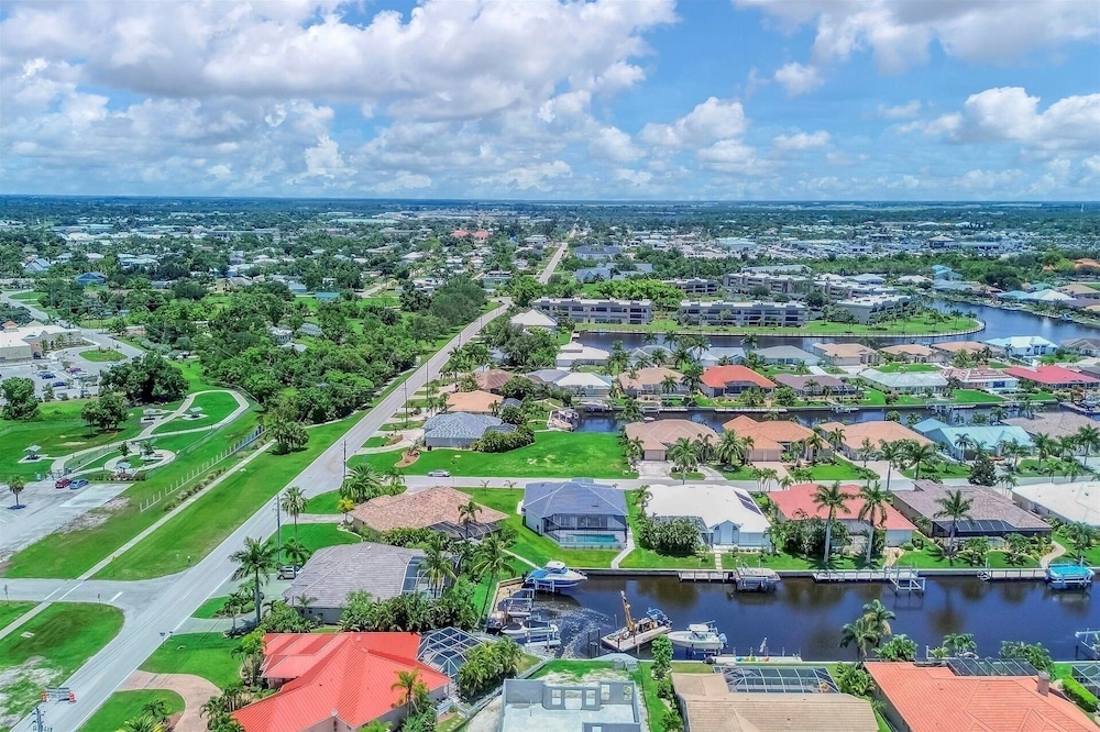 Punta Gorda 3-Bedroom Canalfront Vacation Home with Pool 3 Home