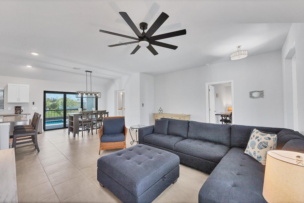 Punta Gorda 4-Bedroom Private Pool Home on Canal 4 Home