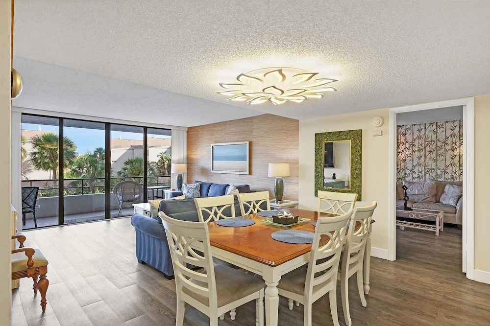 Anchorage Resort 2 Bedroom Condo 2nd Floor, Community Pool 2 Condo