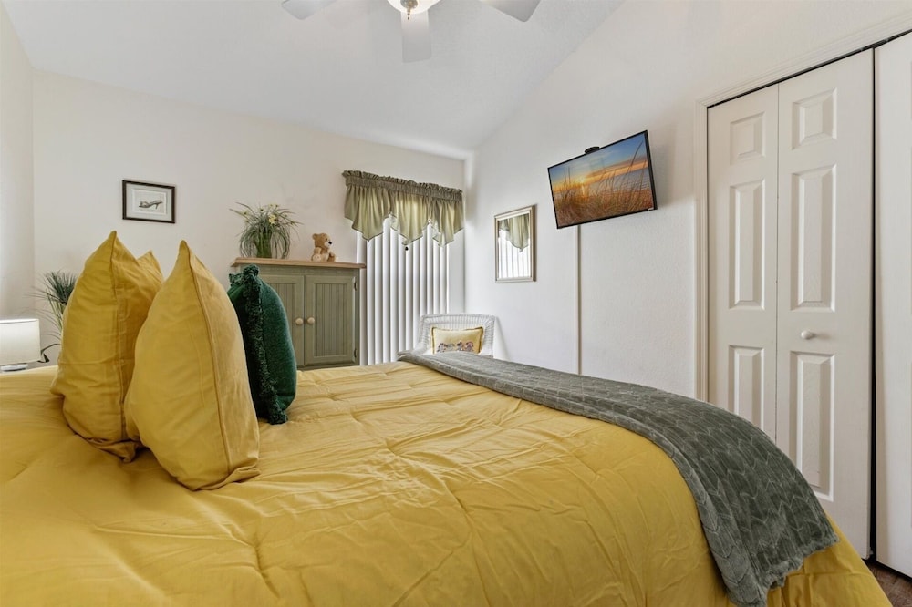 4 Bedroom Private Pool+Spa Home 8 Miles to Disney 4 Home
