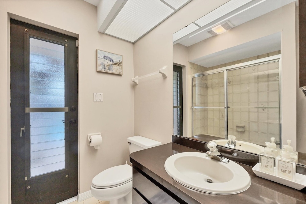 Punta Gorda Isles 3-Bedroom Canal-front Pool Home with Dock 3 Home