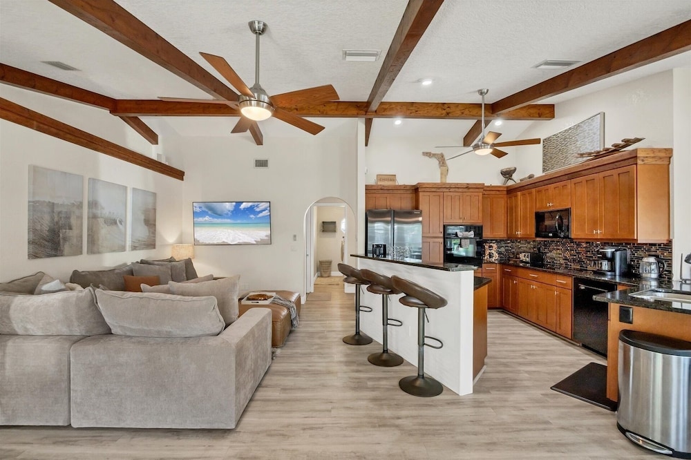 Punta Gorda 3-Bedroom Canalfront Vacation Home with Dock 3 Home