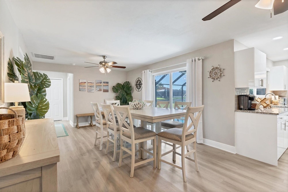 Cape Coral 3 Bedroom Private Pool Home - Canal Access 3 Home