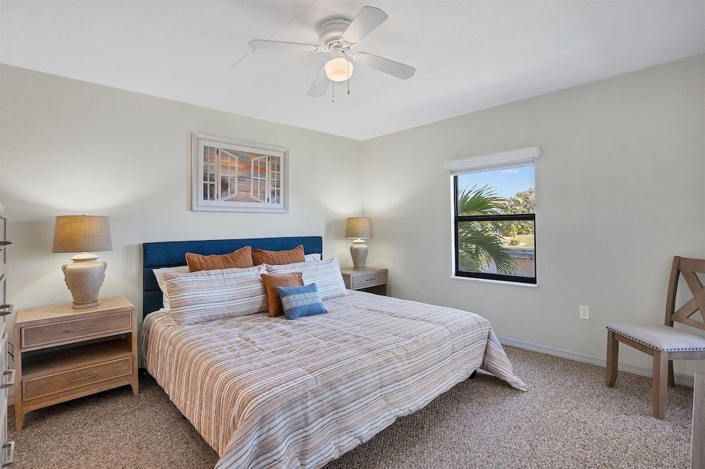 Punta Gorda 2-Bedroom Canalfront Condo with Dock and Pool 2 Condo